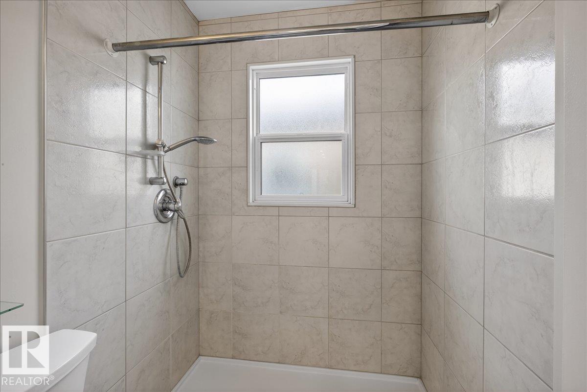 9723 65 AV NW - 28