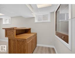 9723 65 Av Nw, Edmonton, AB T6E0M4 Photo 33