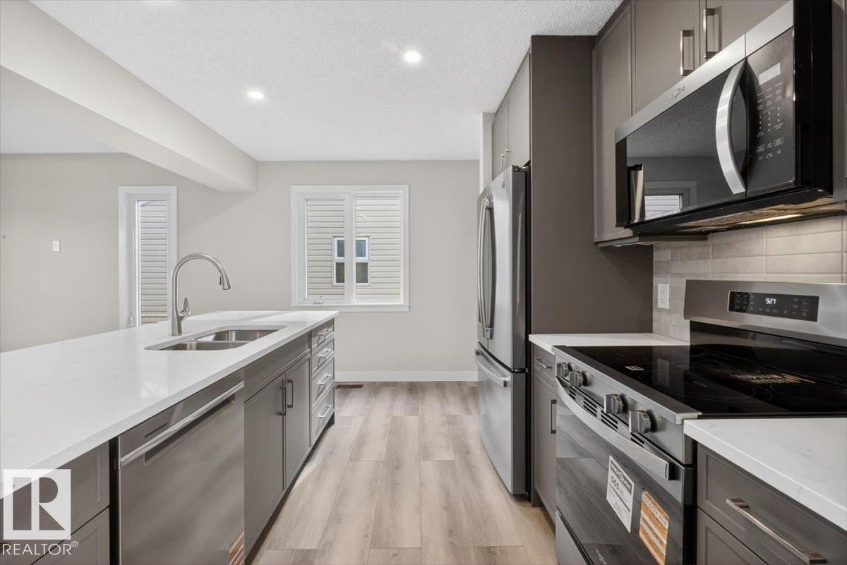 9723 65 AV NW - 17