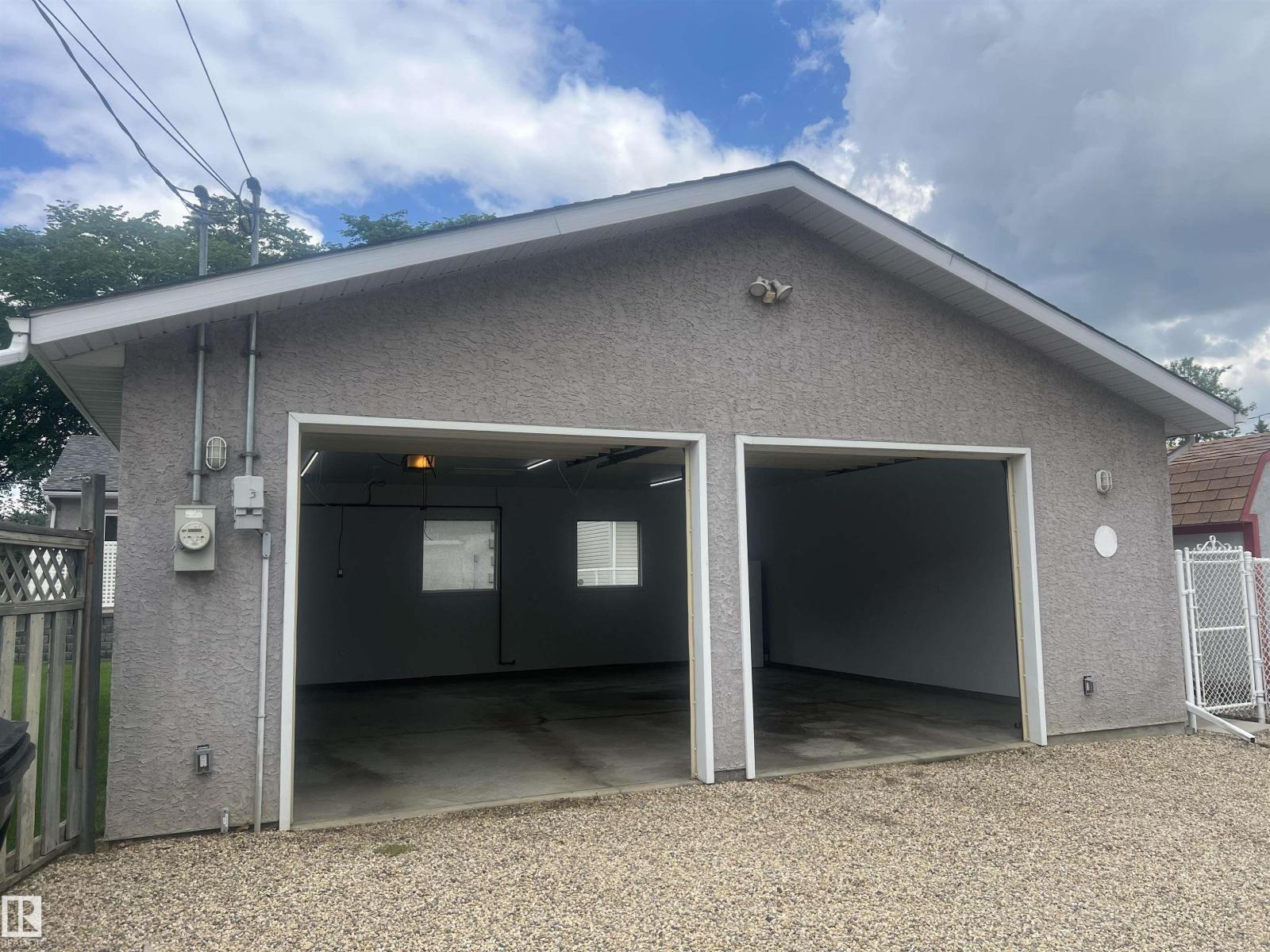 9723 65 AV NW - 55