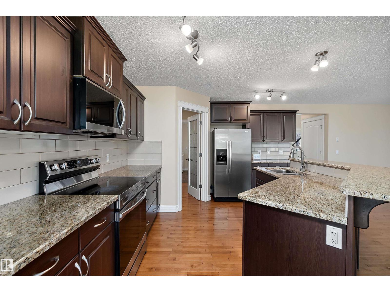 17330 8A AV SW - 10