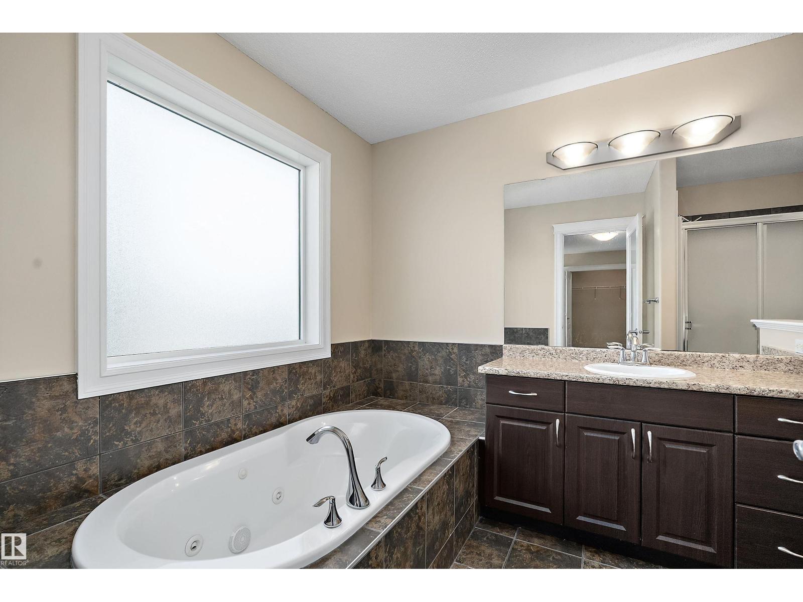 17330 8A AV SW - 22