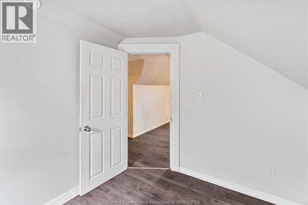 458-460 WAHKETA STREET - 39