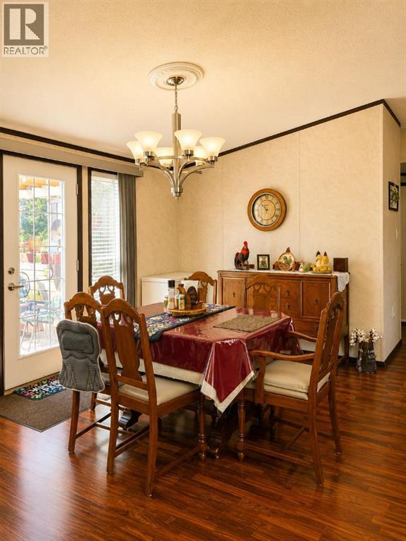 4439 Park Crescent - 13