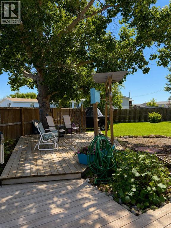 4439 Park Crescent - 3