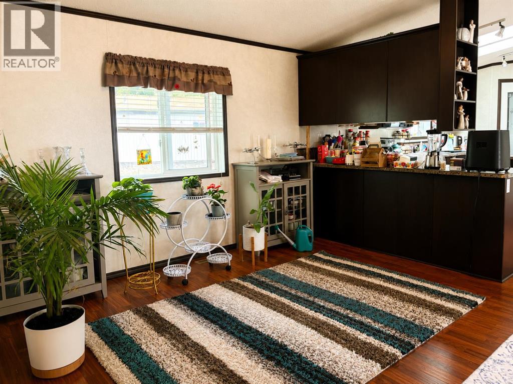 4439 Park Crescent - 10