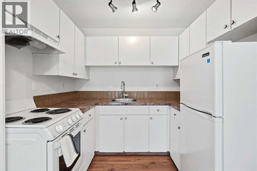 #203B 5601 Dalton Drive NW - 5