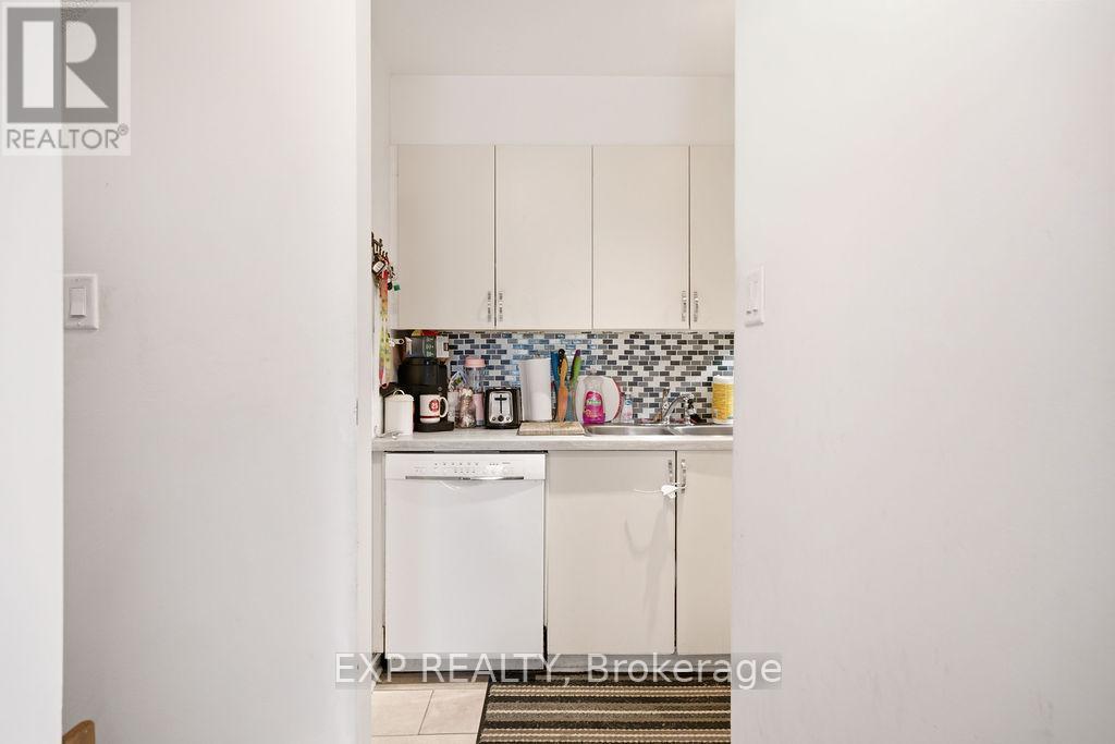 #UNIT #56 1704 TANGUAY COURT - 18