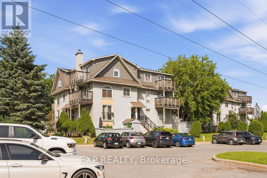 #UNIT #56 1704 TANGUAY COURT - 3