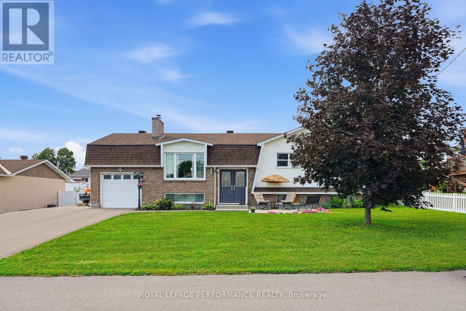 321 SAINTE-ANNE STREET - 1
