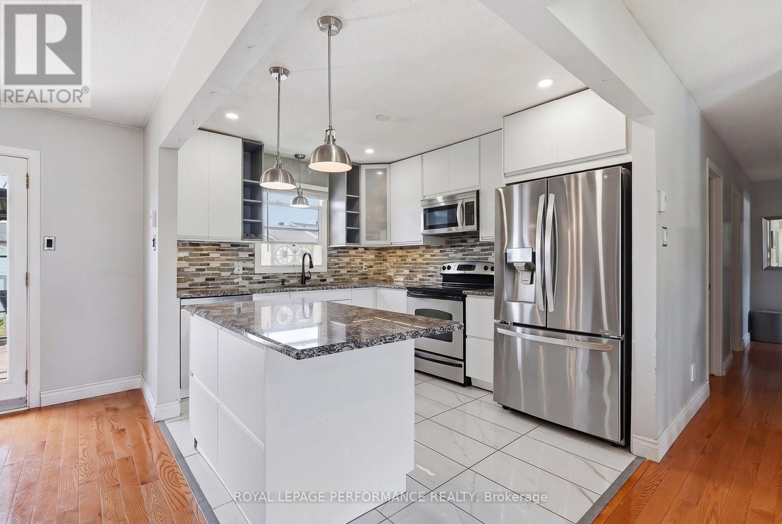 321 SAINTE-ANNE STREET - 10