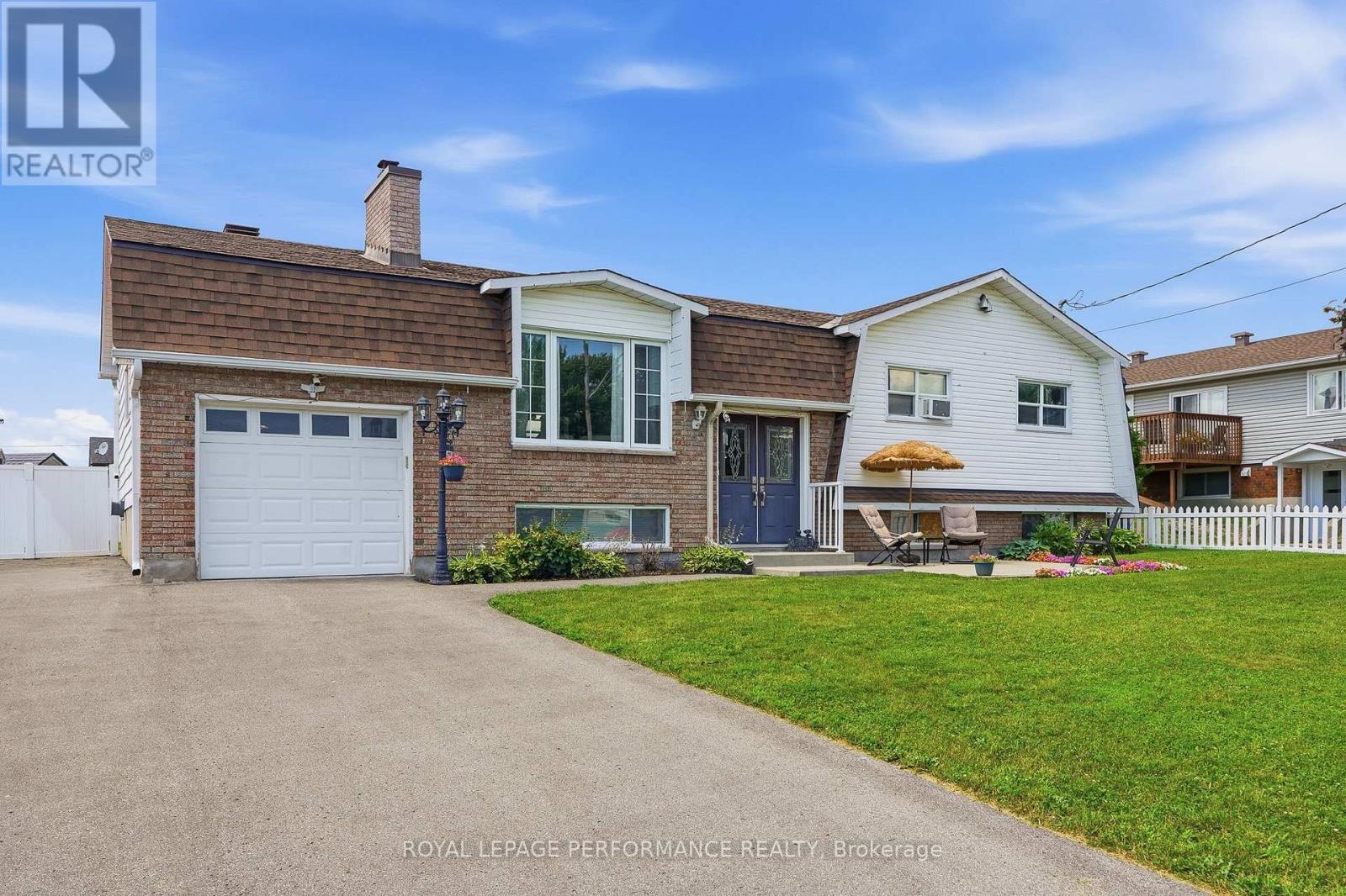 321 SAINTE-ANNE STREET - 2