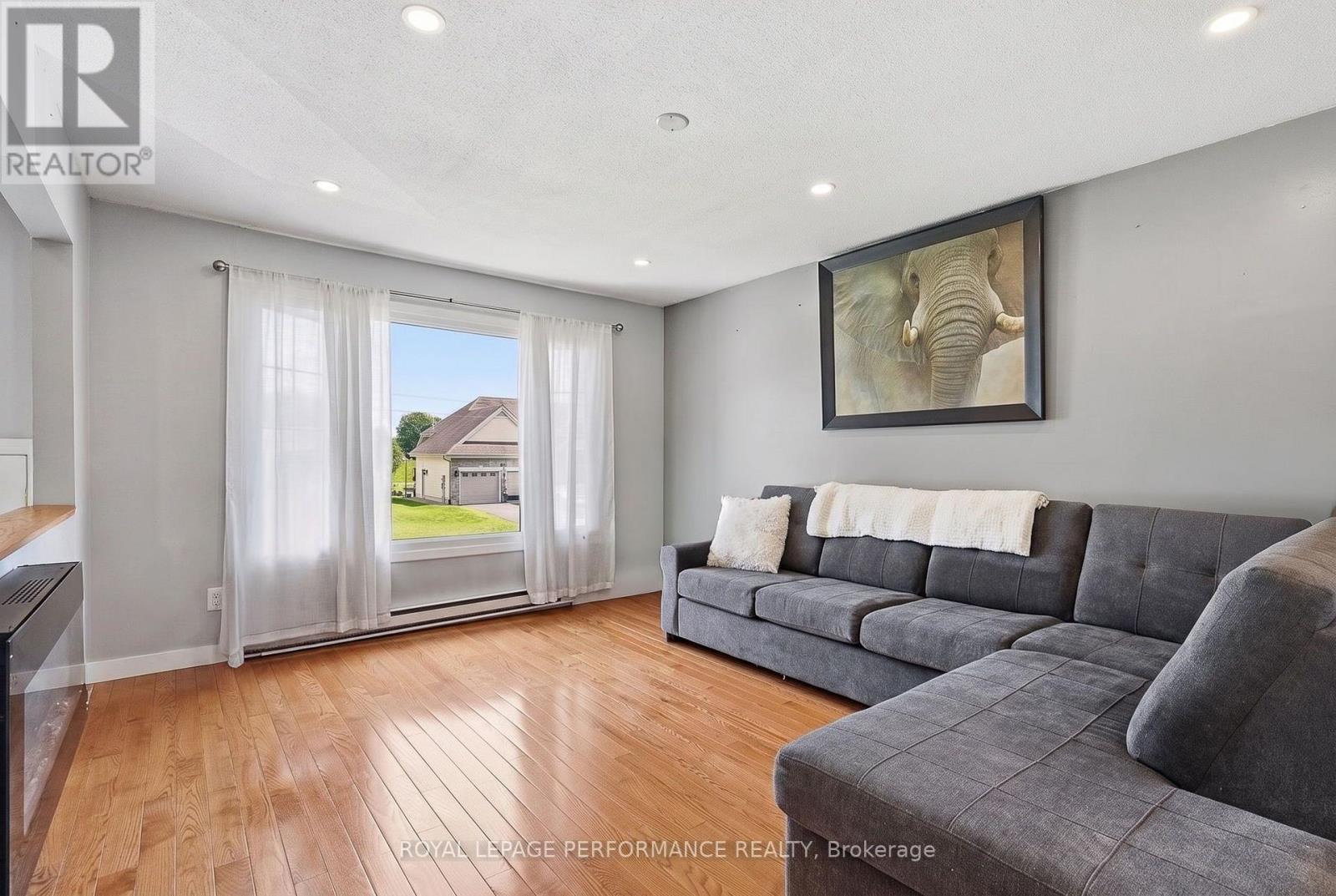 321 SAINTE-ANNE STREET - 5