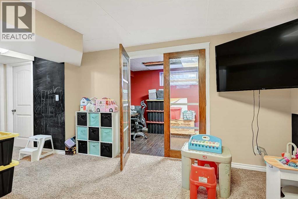 8821 88 Street - 28