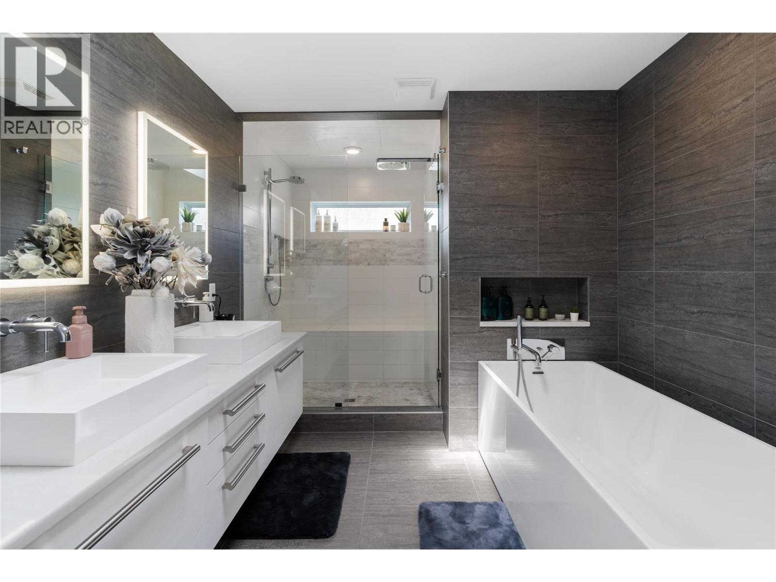 2060 Bennett Road - 37