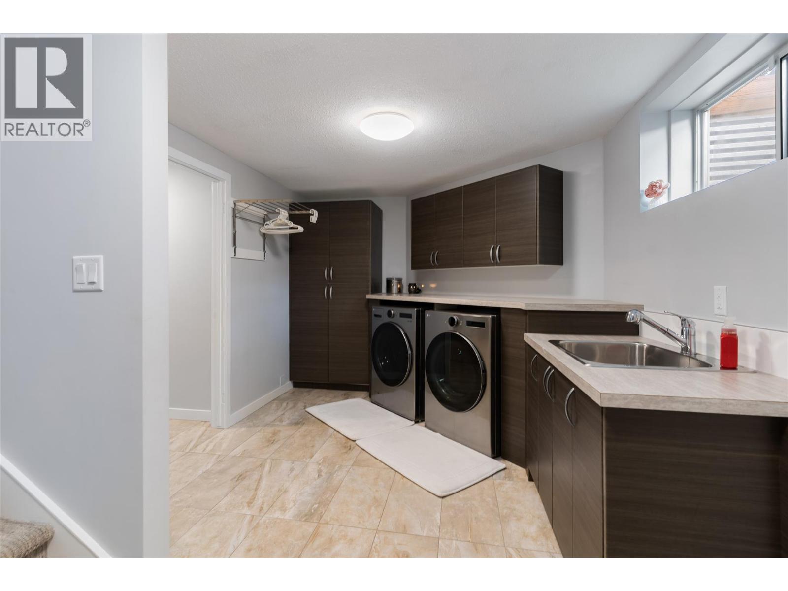 2060 Bennett Road - 53