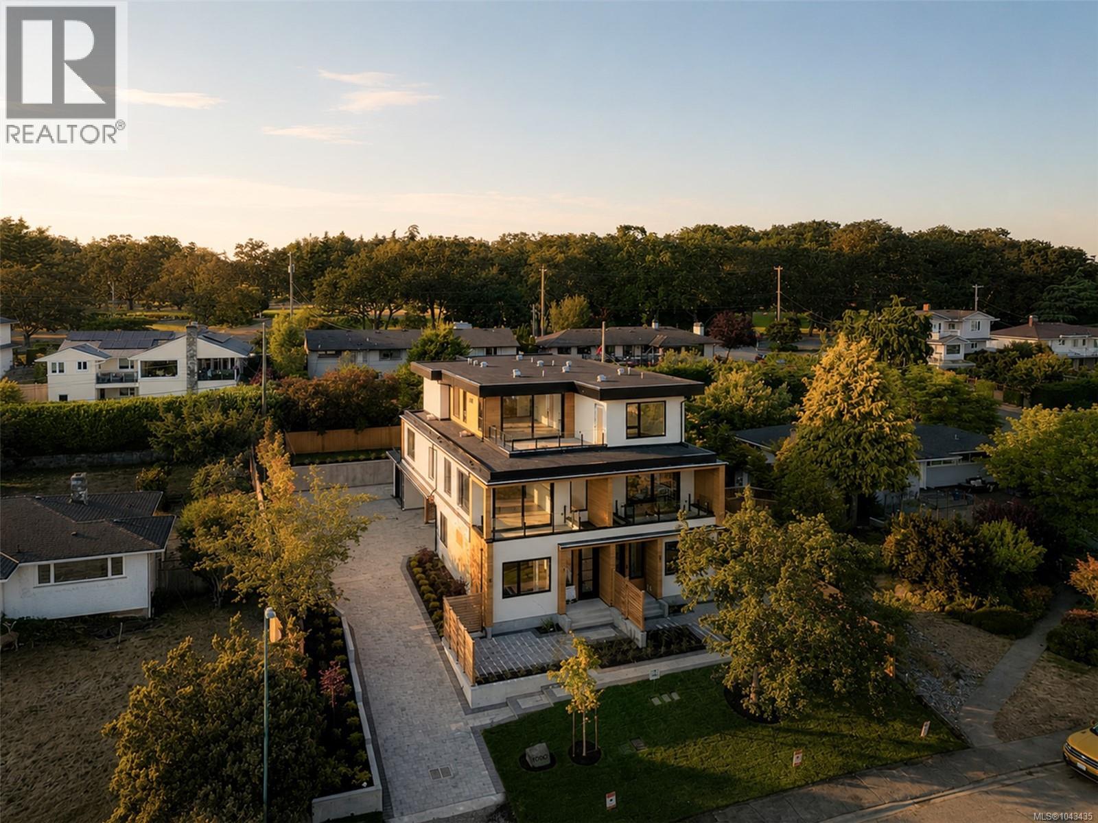 #2 3080 Oakdowne Rd - 2