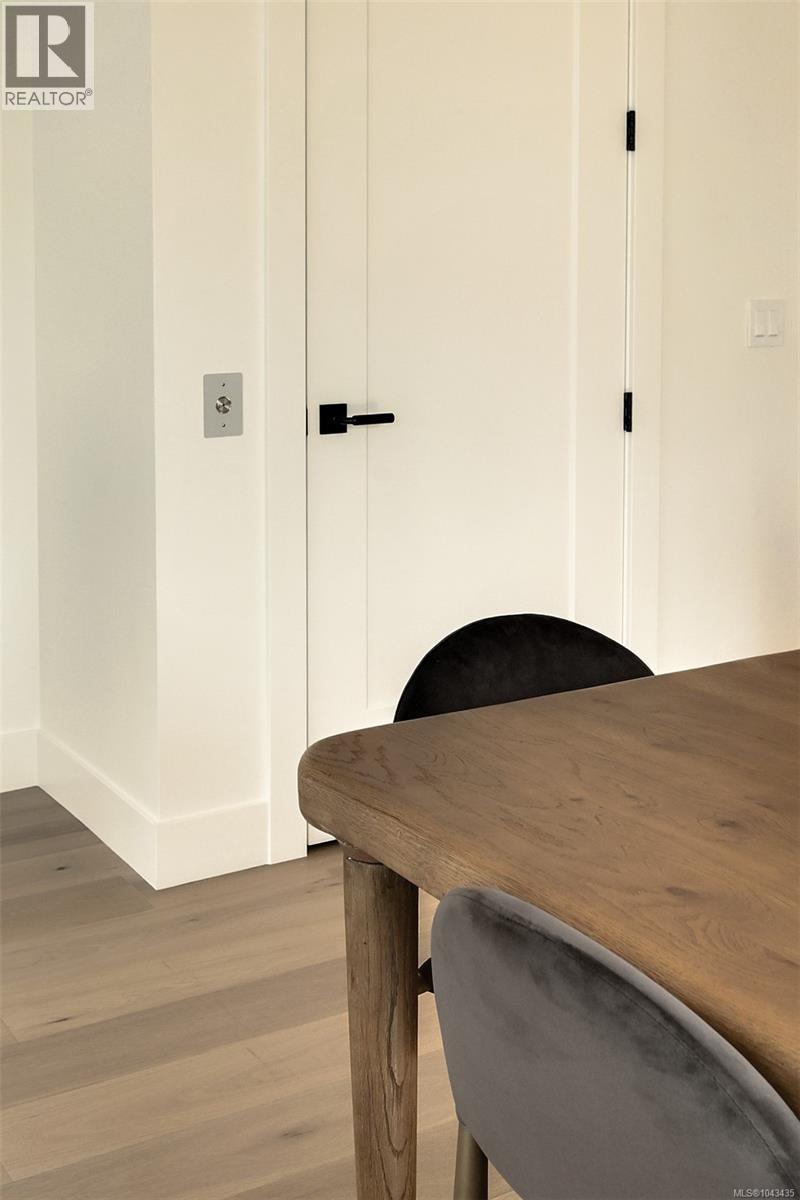 #2 3080 Oakdowne Rd - 37