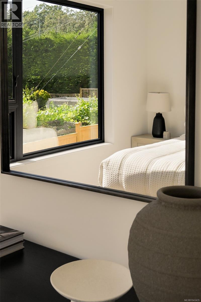 #2 3080 Oakdowne Rd - 33