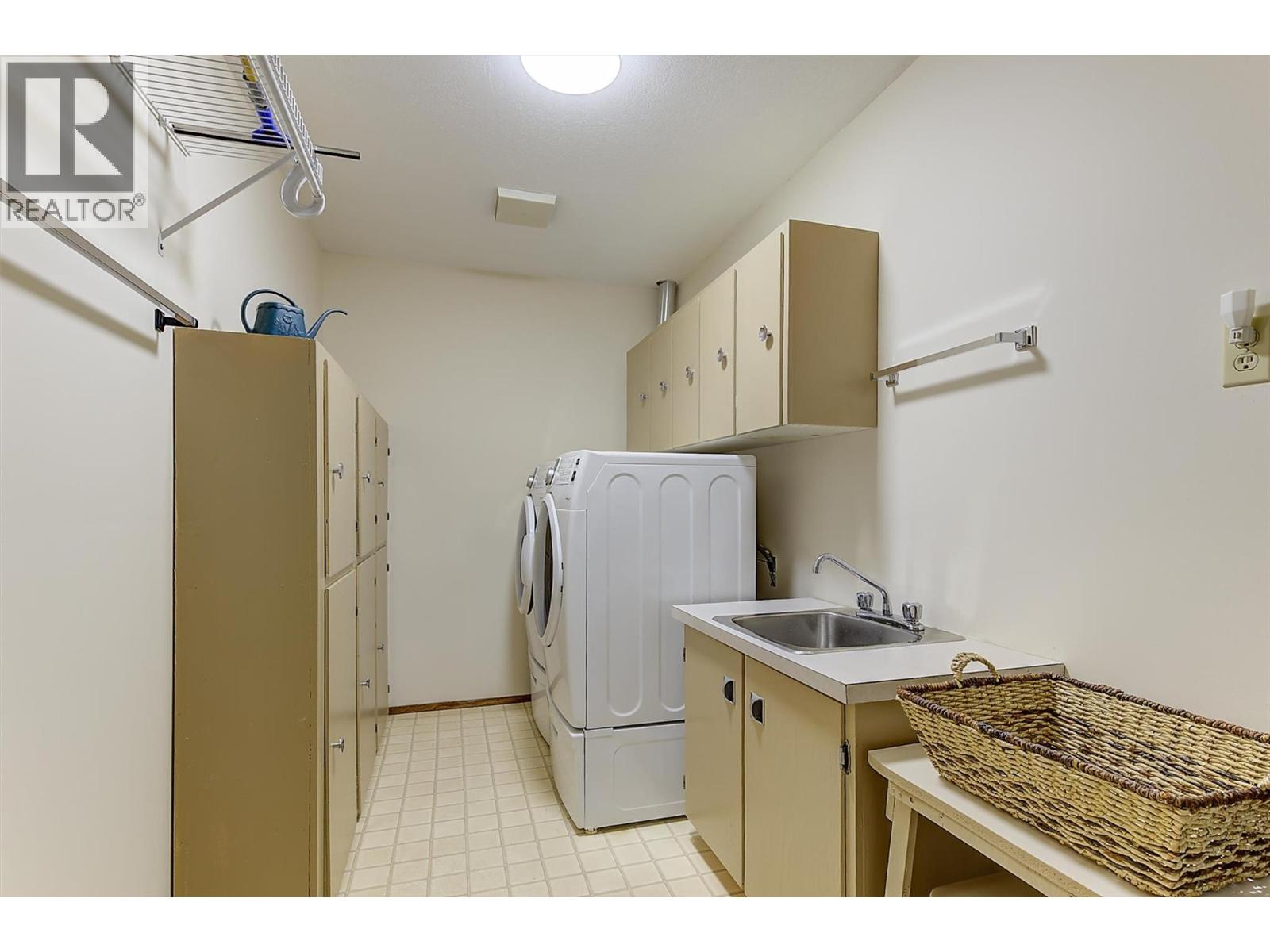 2434 Rhondda Crescent - 23