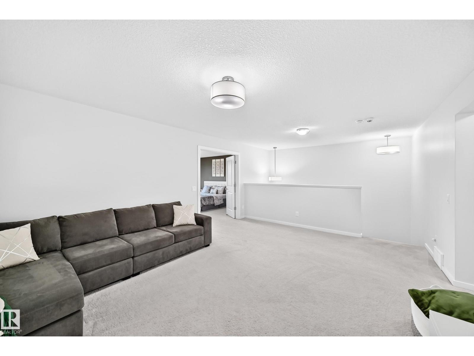 4018 HAWTHORN LINK LI SW - 38