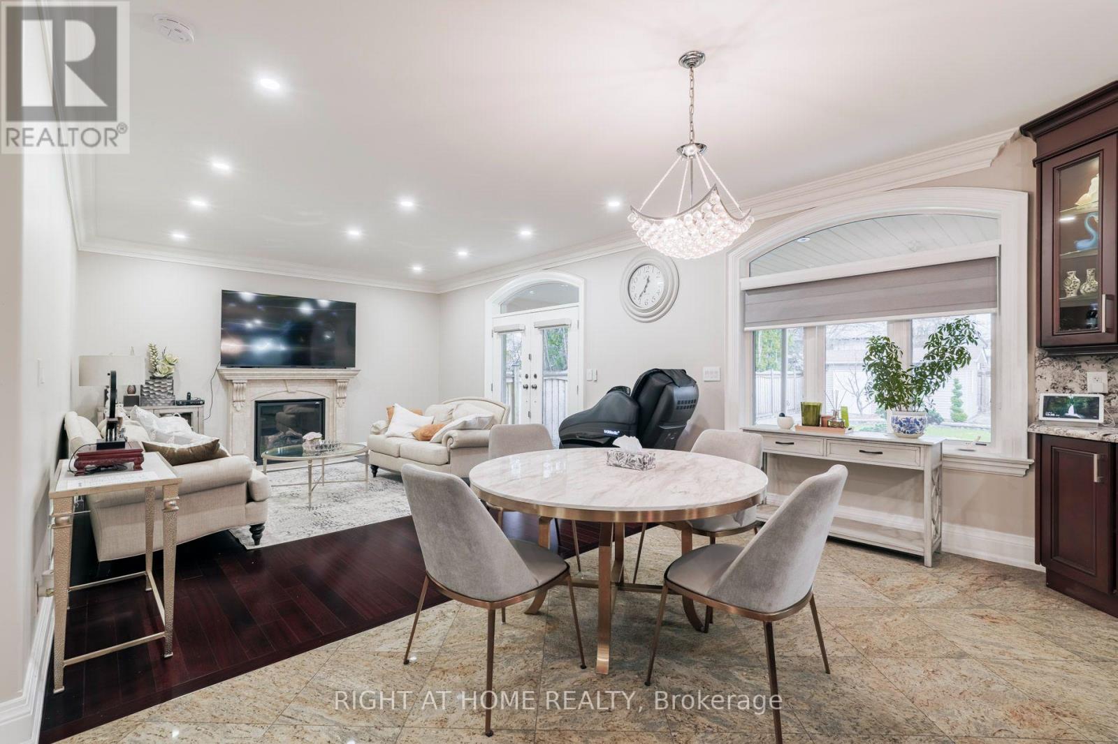 99 FAIRVIEW ROAD W - 10