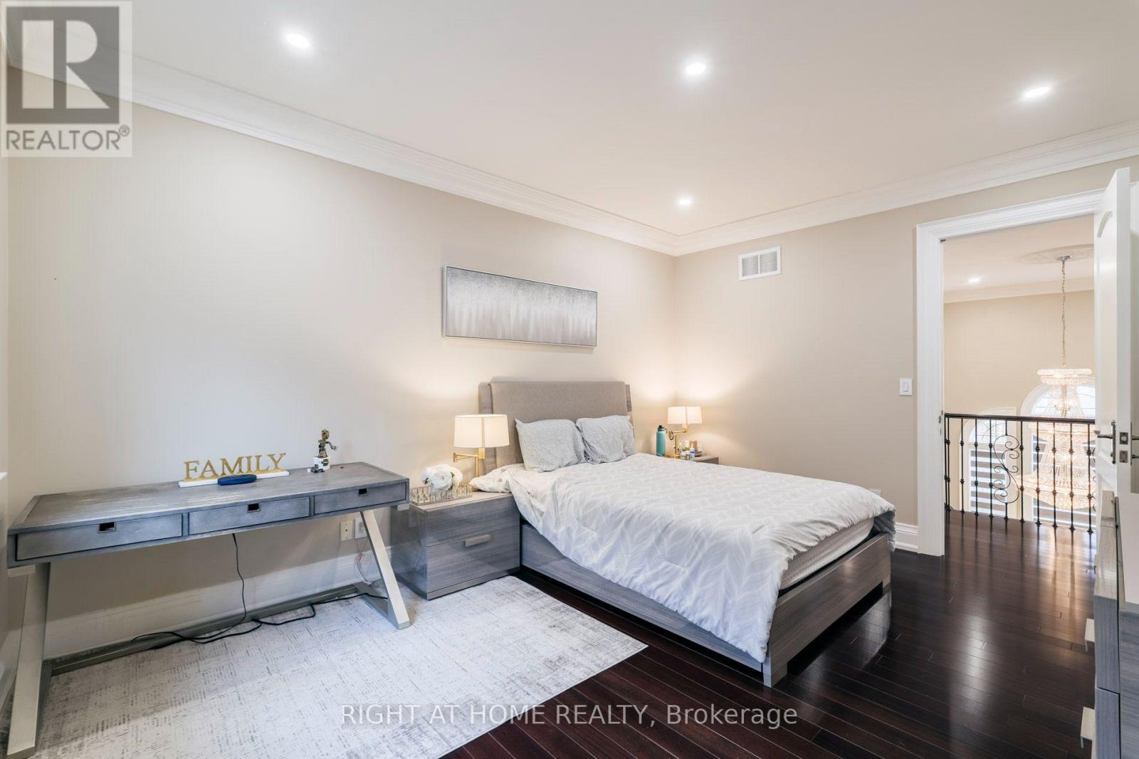 99 FAIRVIEW ROAD W - 13