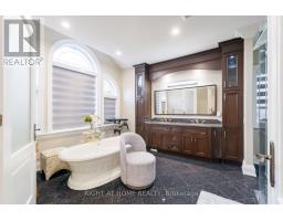 Family room - 99 Fairview Road W, Mississauga, ON L5B1K7 Photo 12