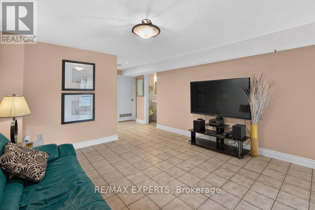 32 FIRENZA DRIVE - 22