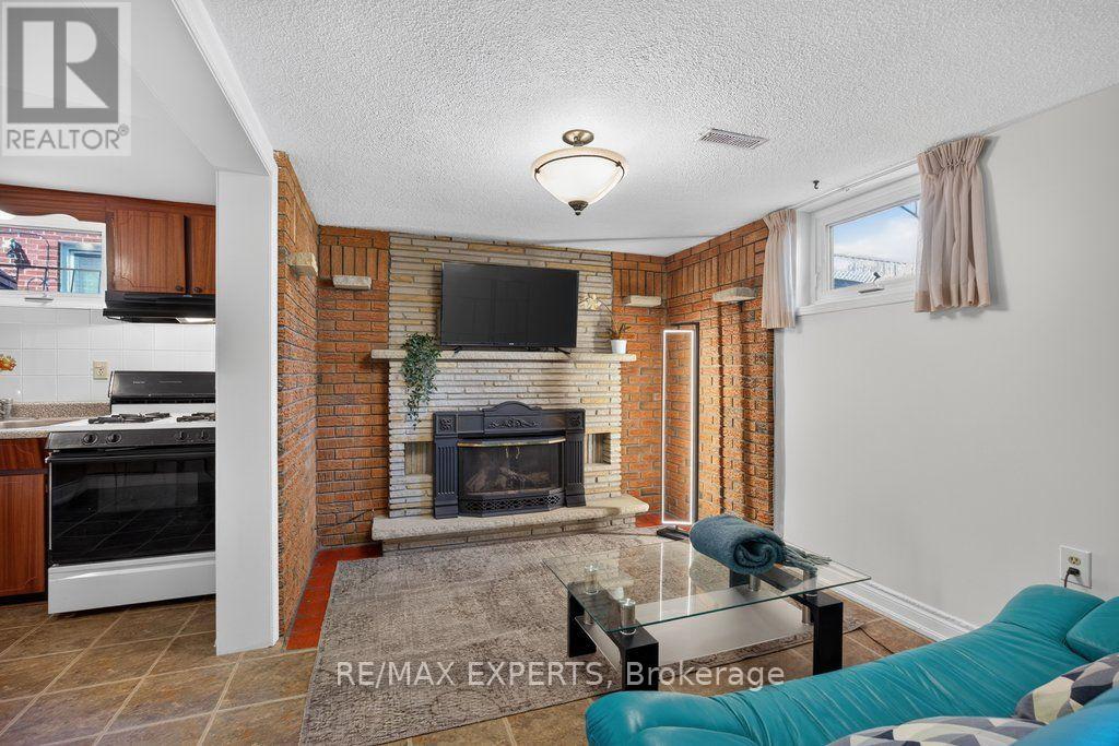 32 FIRENZA DRIVE - 26
