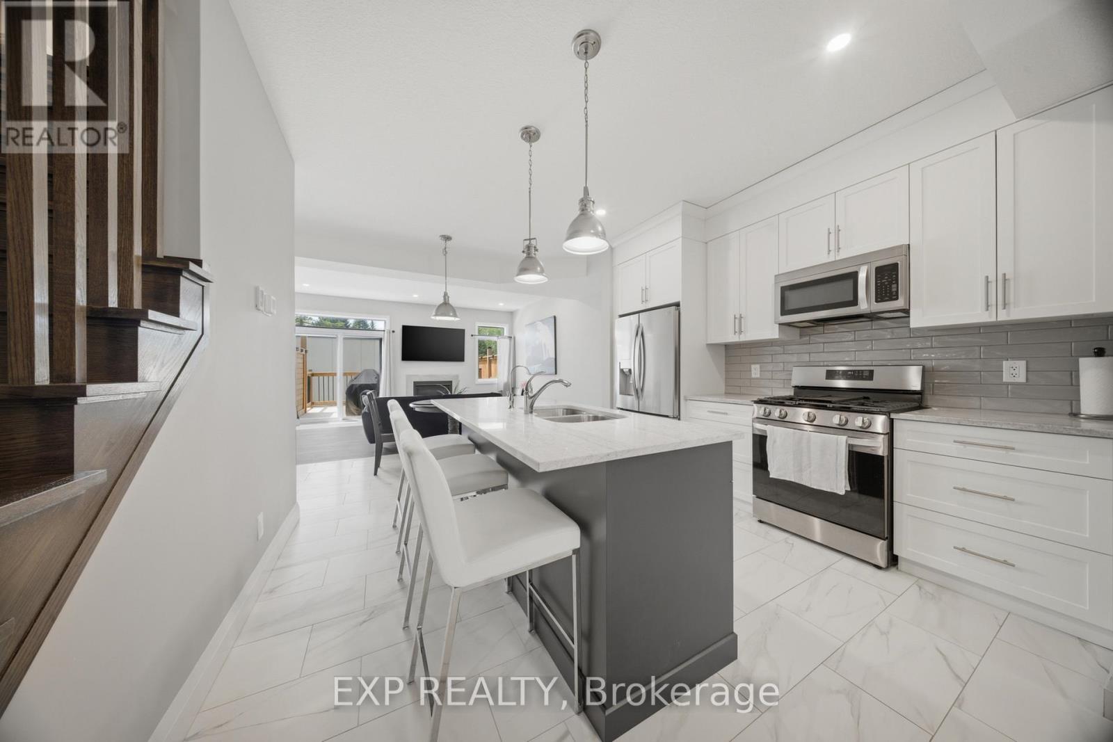107 STEPHENSON WAY - 10