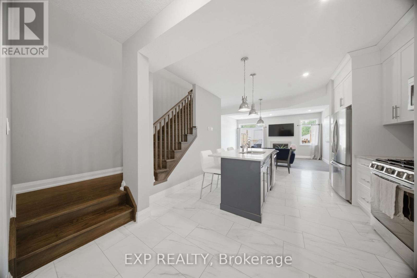 107 STEPHENSON WAY - 8