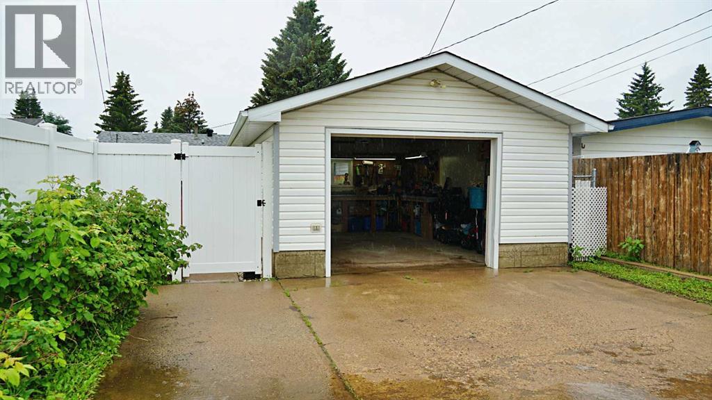5825 51 Street - 5
