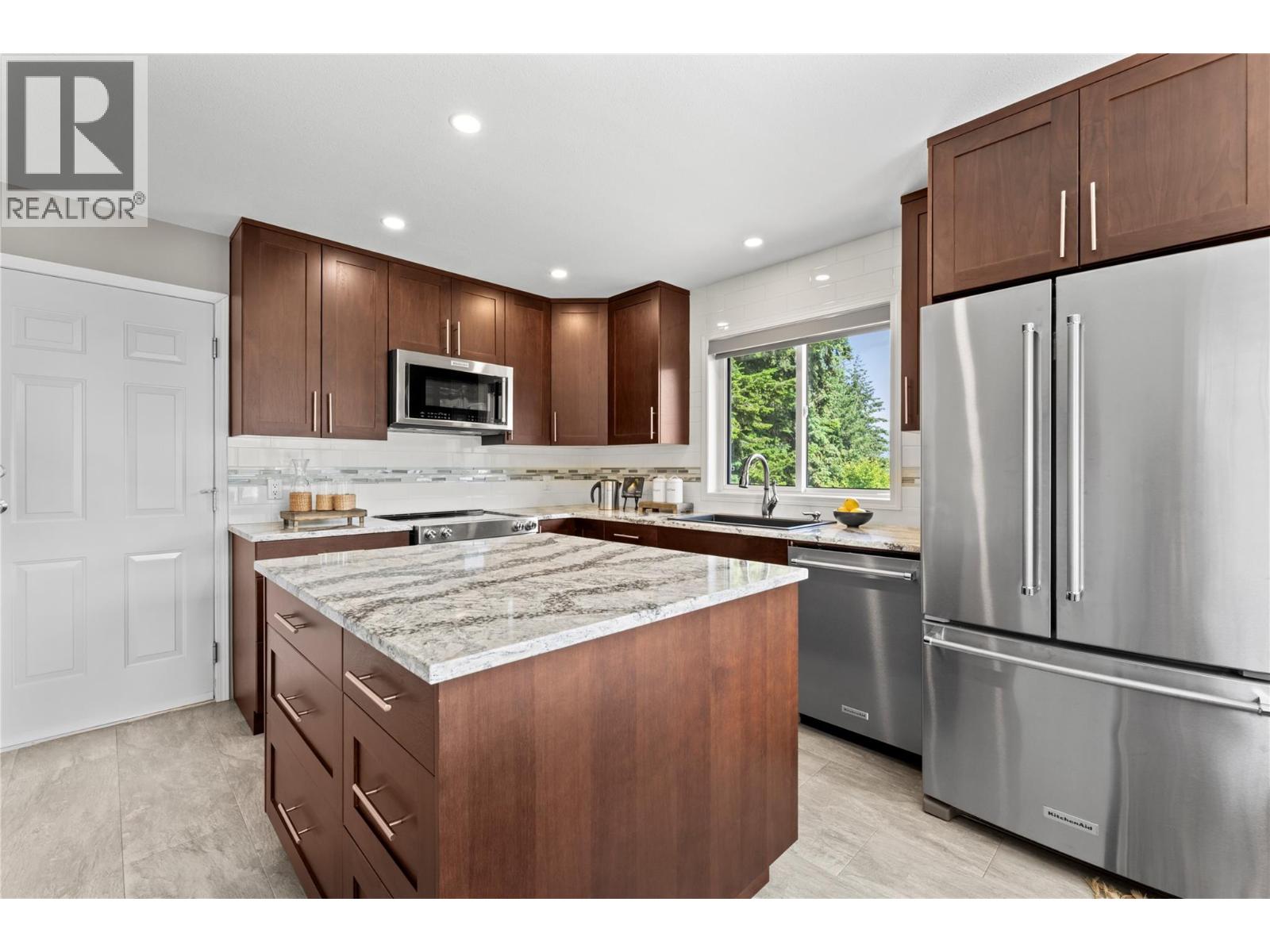 2934 Juniper Crescent - 21