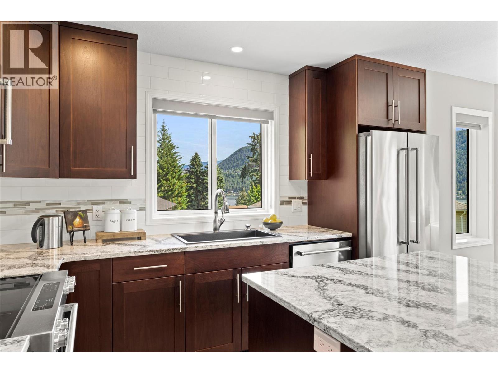 2934 Juniper Crescent - 15