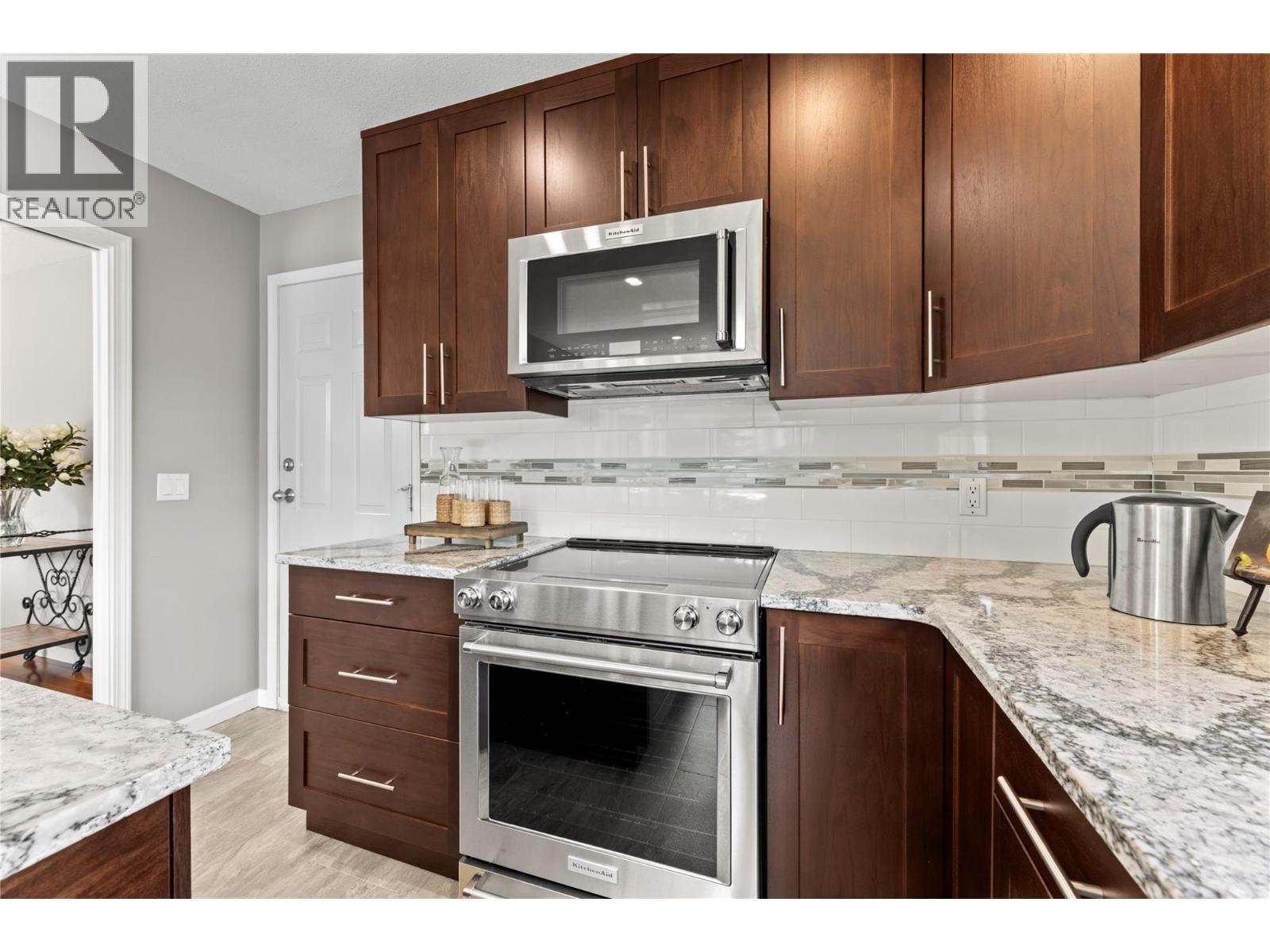 2934 Juniper Crescent - 16