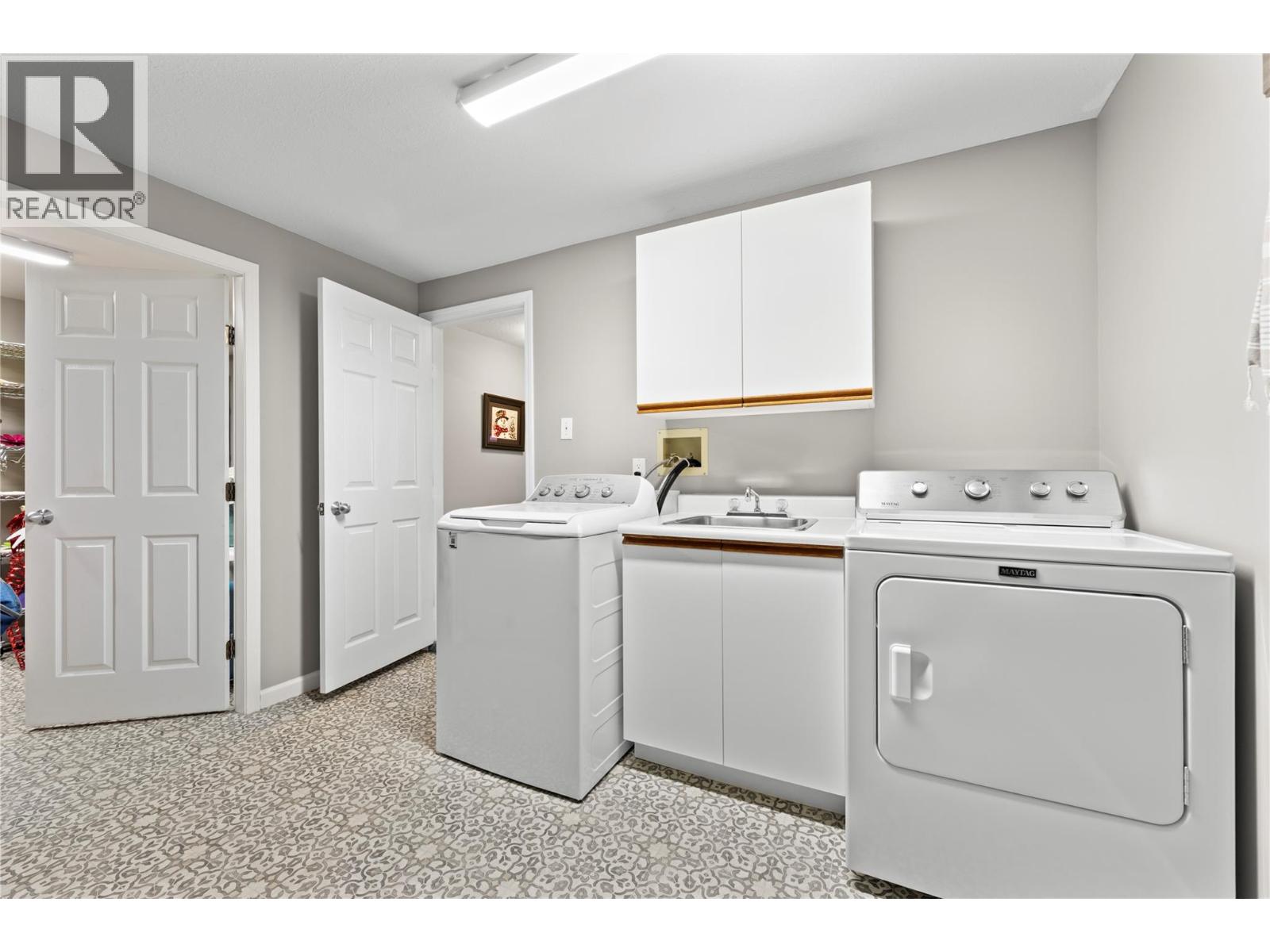 2934 Juniper Crescent - 53