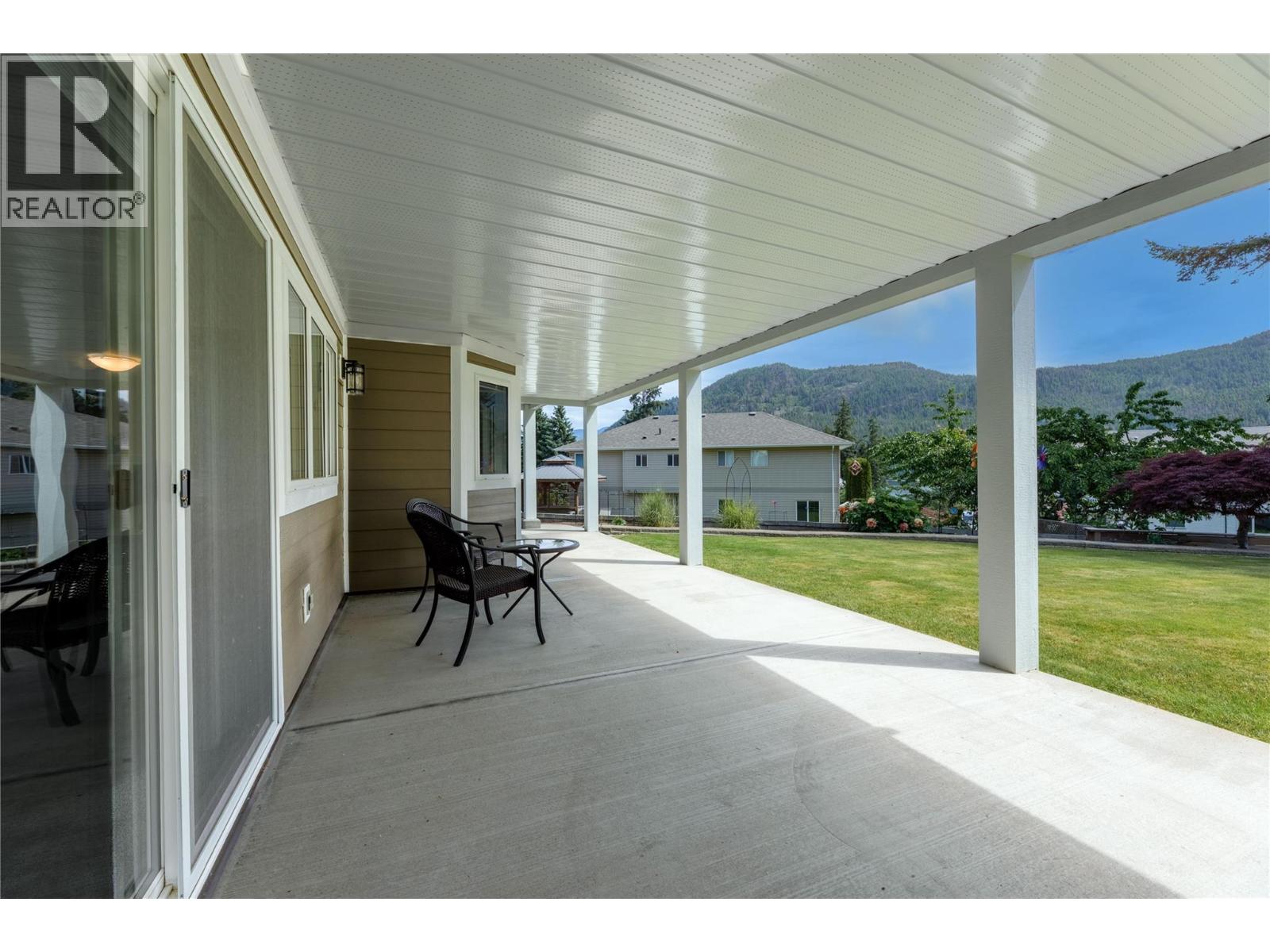 2934 Juniper Crescent - 63