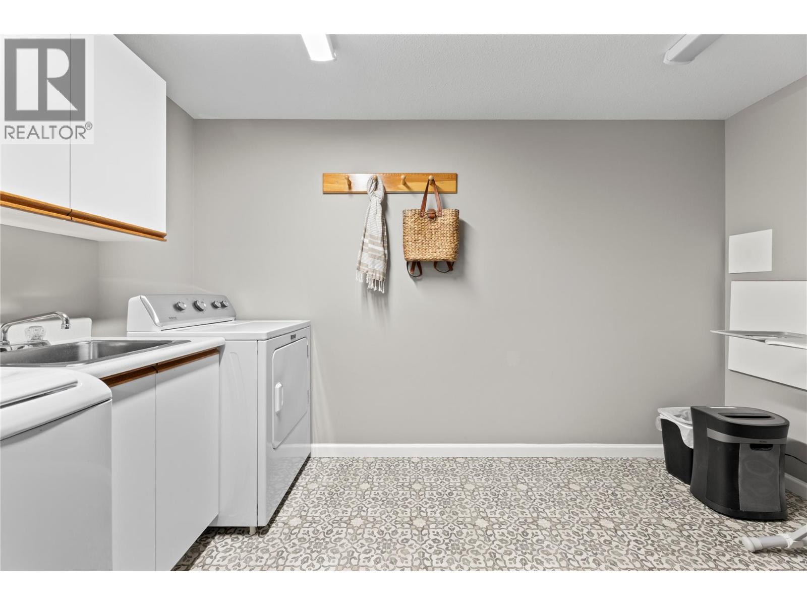 2934 Juniper Crescent - 55