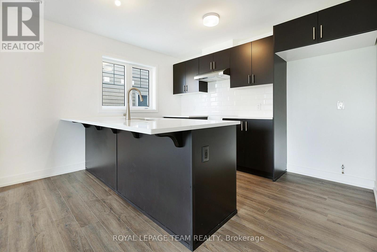 Condos for Sale in Ottawa – 1022 CHAPMAN MILLS DRIVE, Ottawa – By Peter Sagos - Image 9