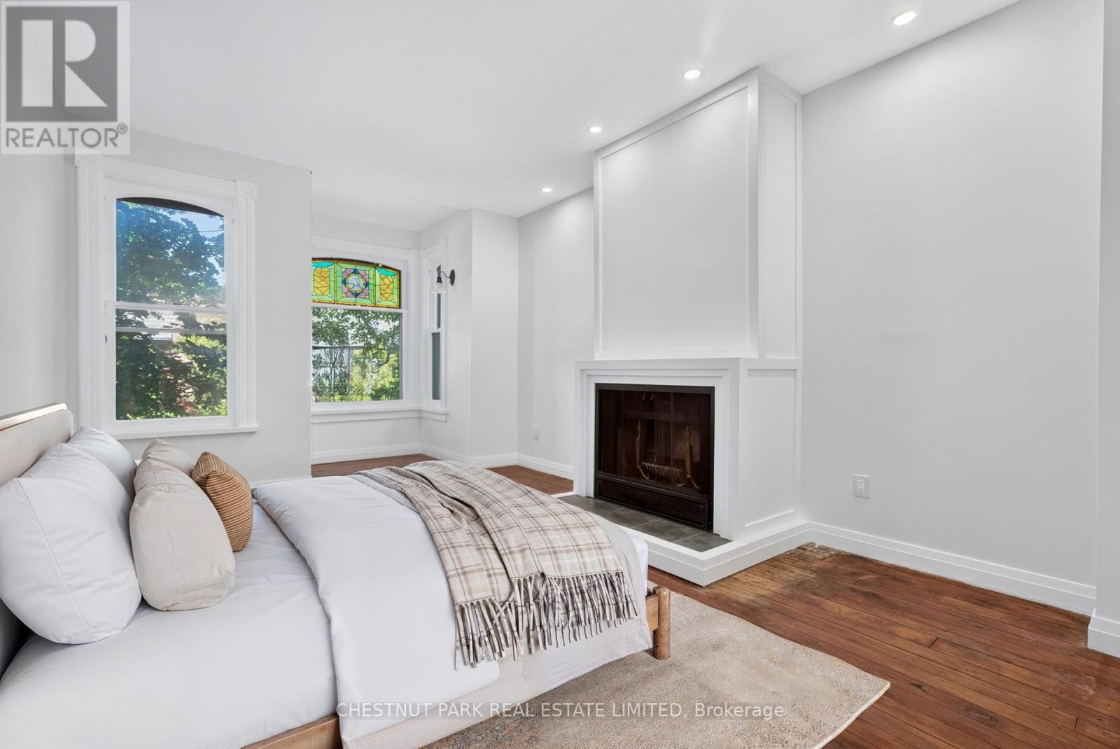 347 1/2 WELLESLEY STREET E - Image 16