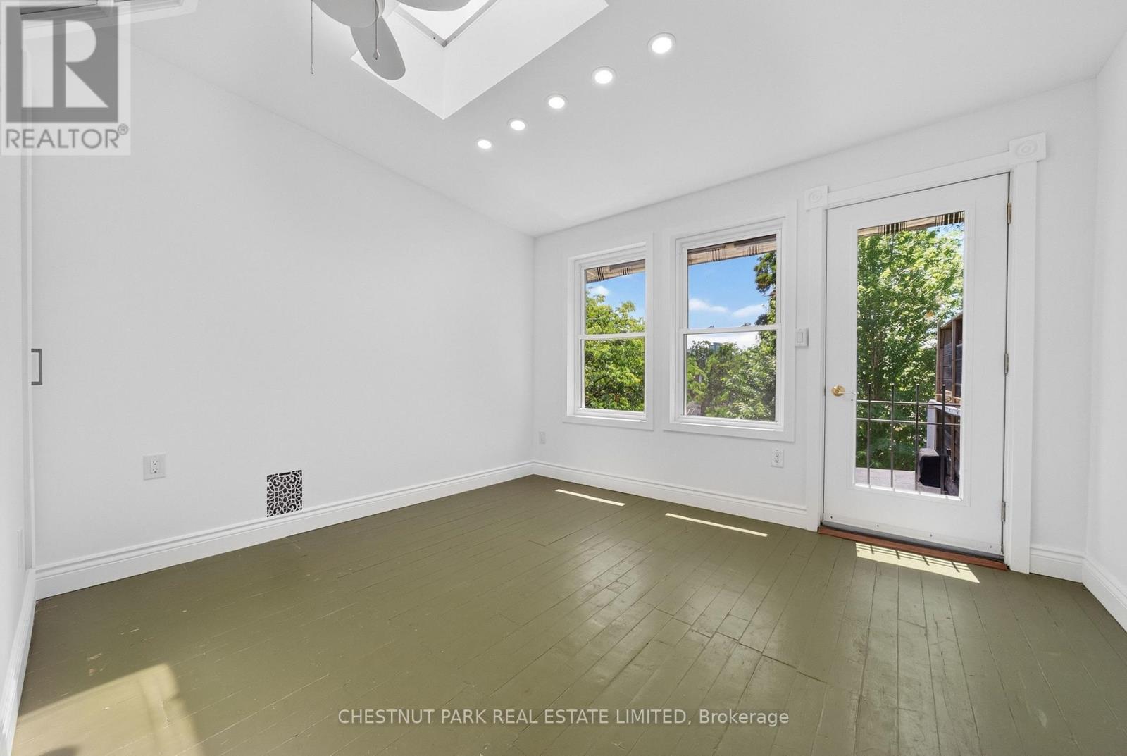 347 1/2 WELLESLEY STREET E - Image 25