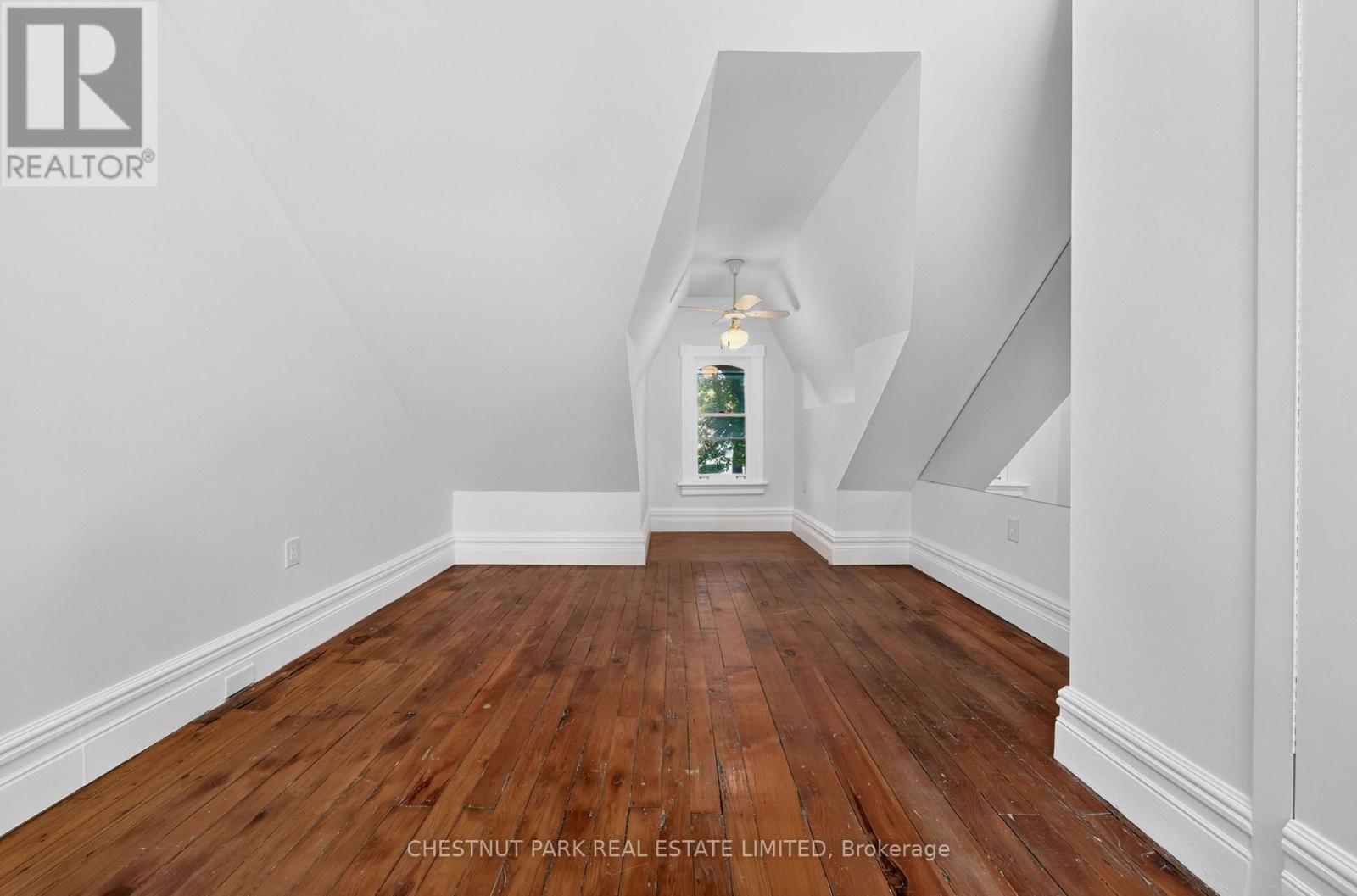 347 1/2 WELLESLEY STREET E - Image 21