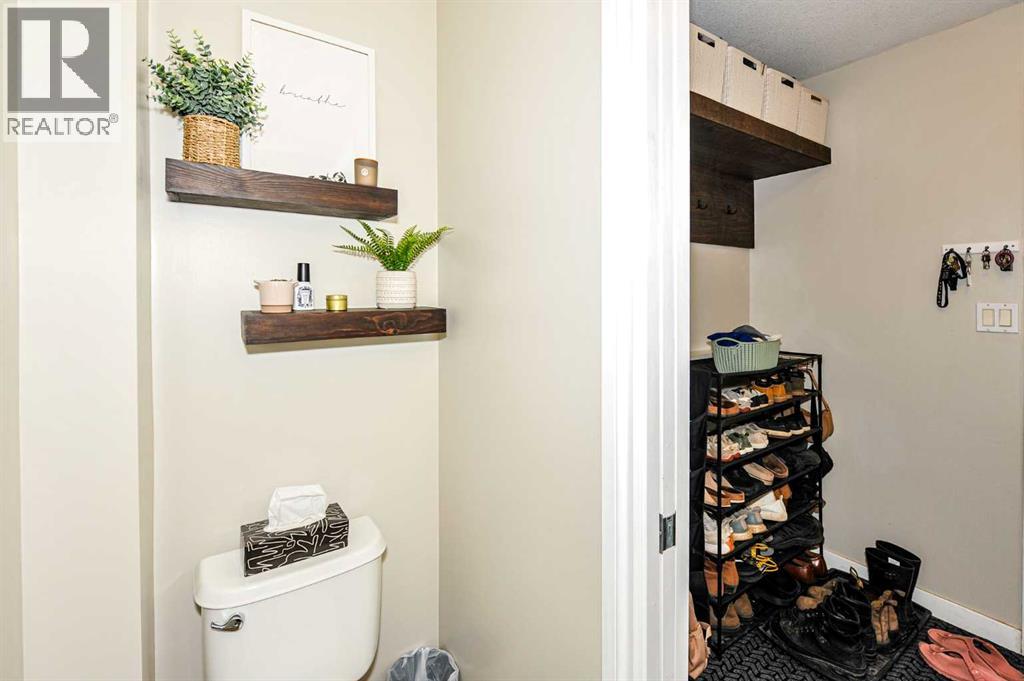 4504 75 Street - Image 18
