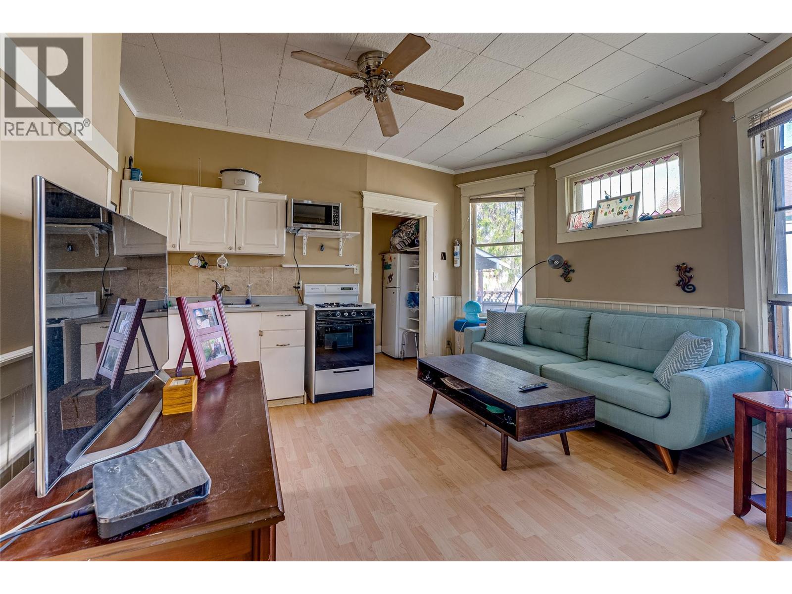3008 26 Street - 10