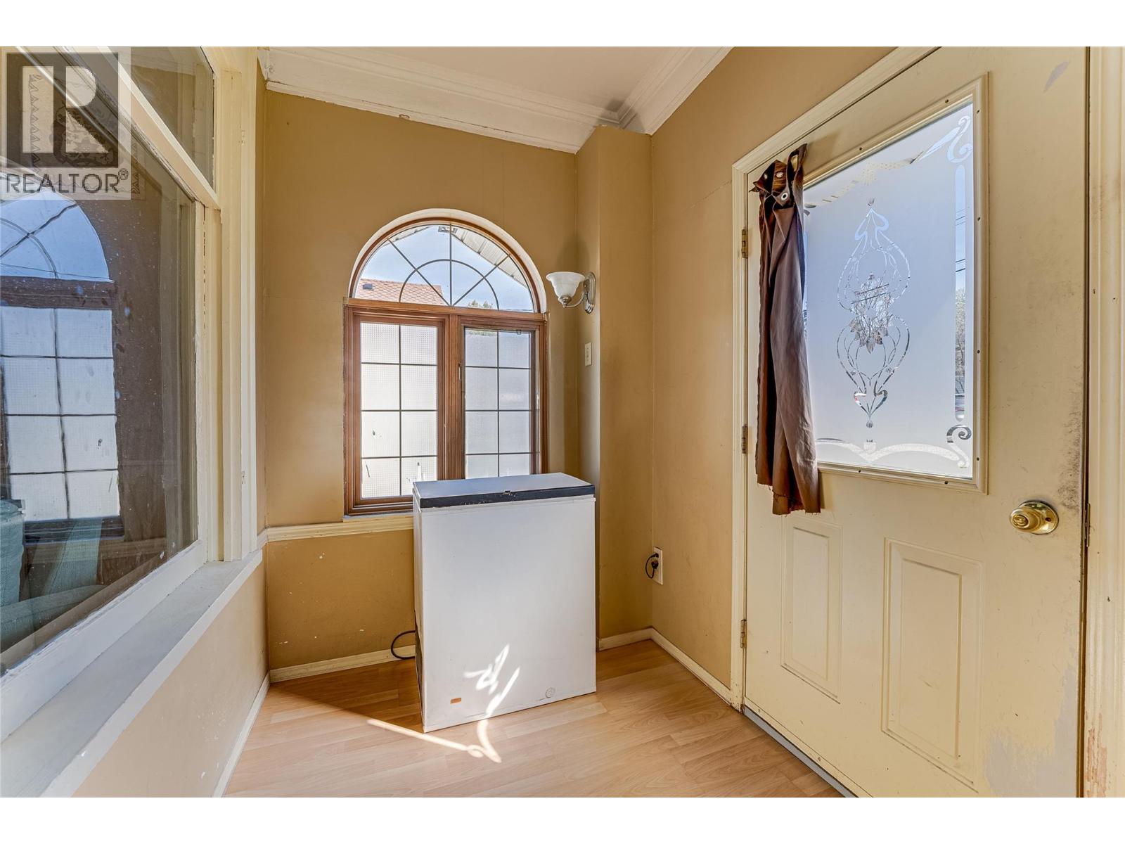 3008 26 Street - 7