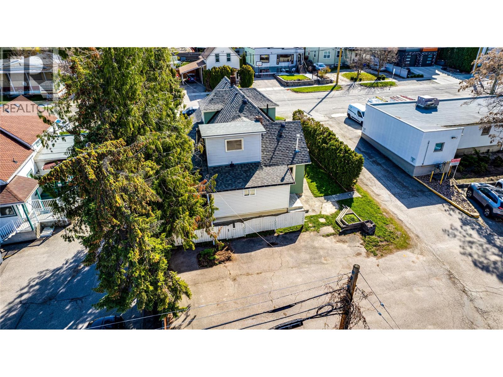 3008 26 Street - 20