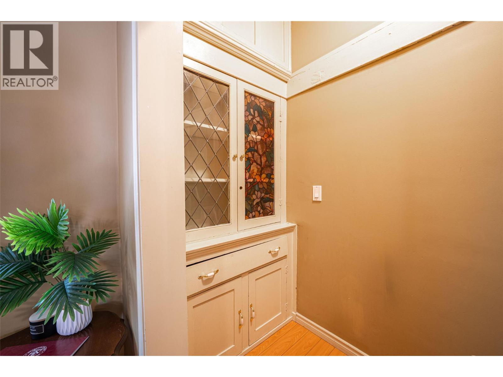 3008 26 Street - 42