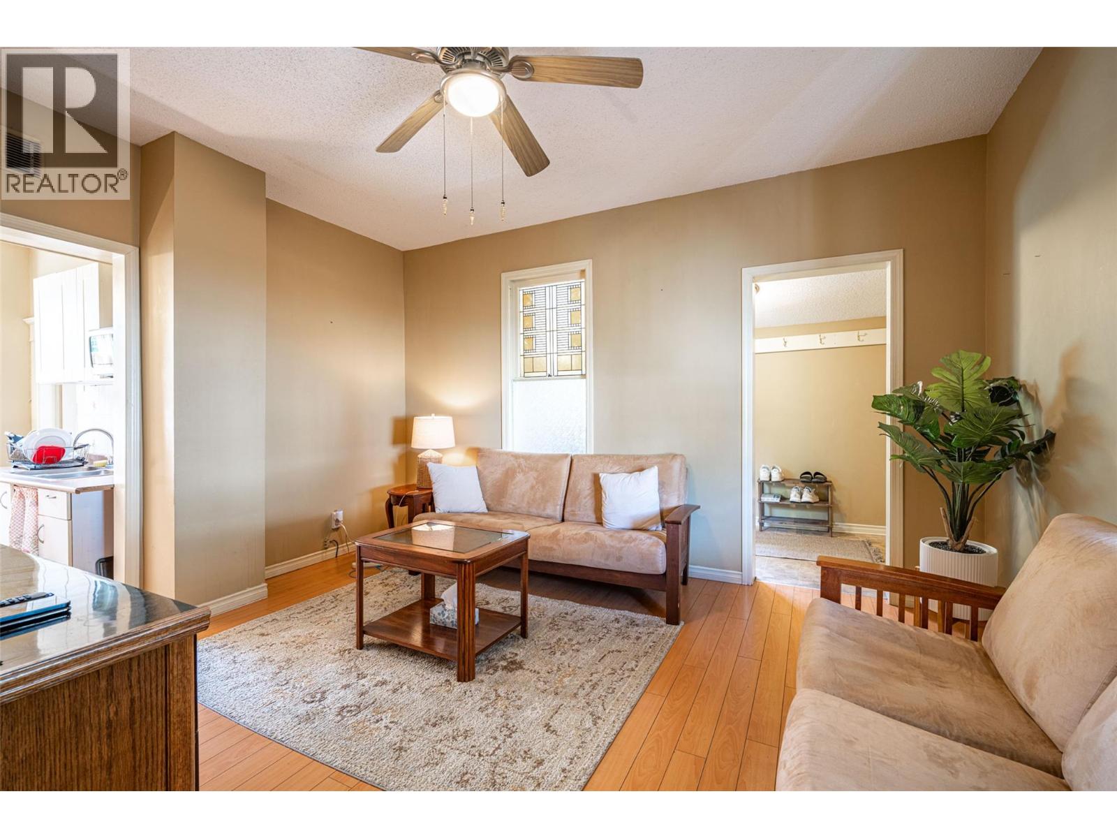 3008 26 Street - 32