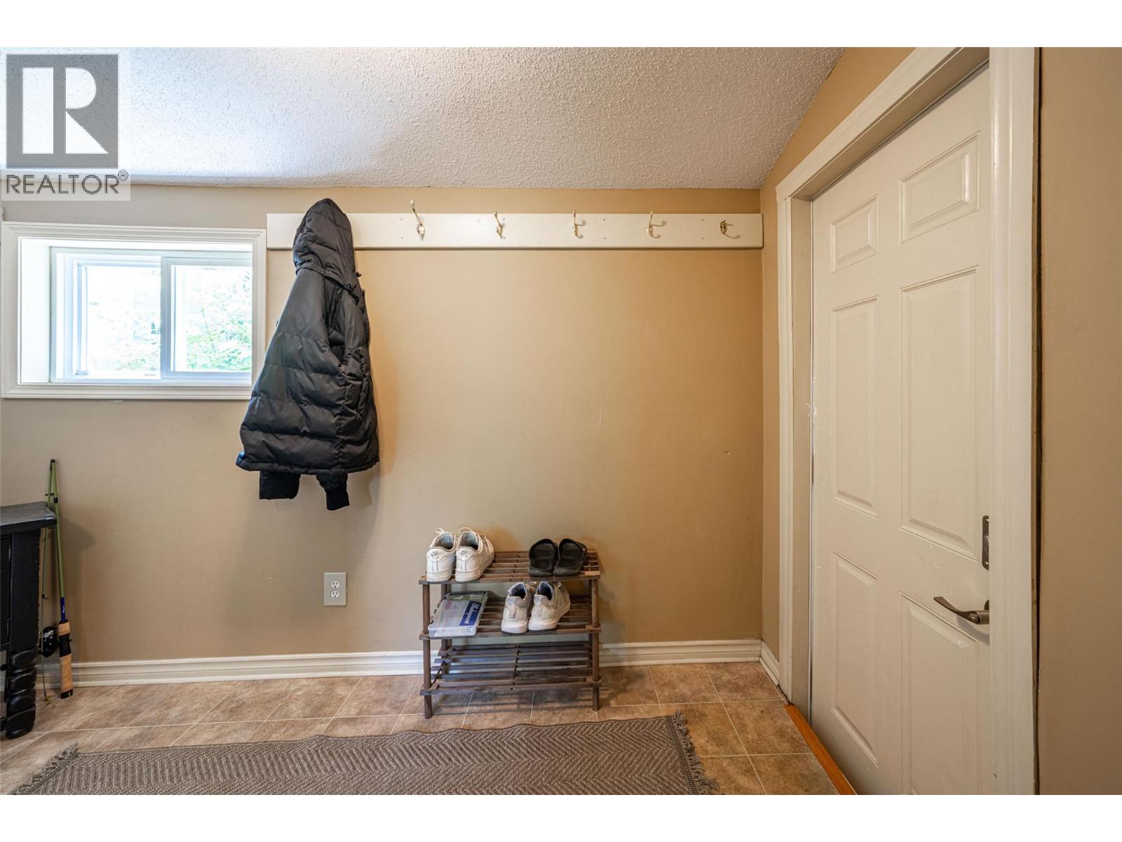 3008 26 Street - 39